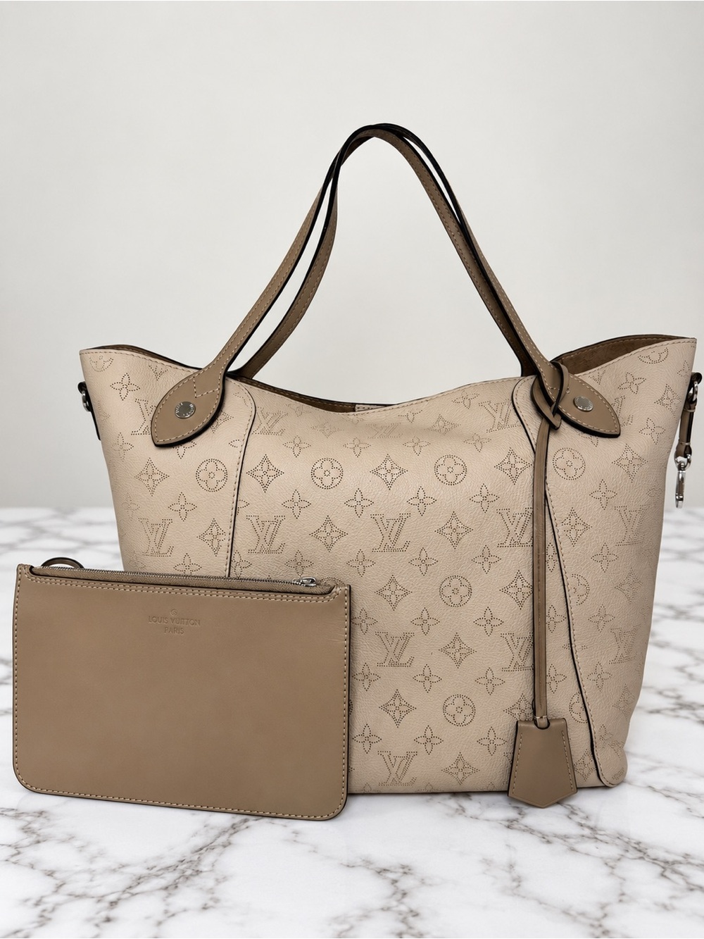 Louis Vuitton Beige Hina Shoulder Bag Leather Tote with Pouch